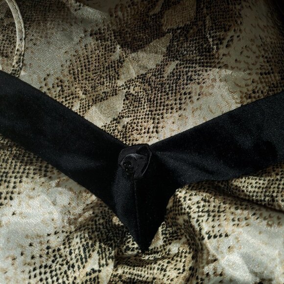 VTG Cinema Exoile Natural Tones Nightgown || Med || EUC - Picture 3 of 13